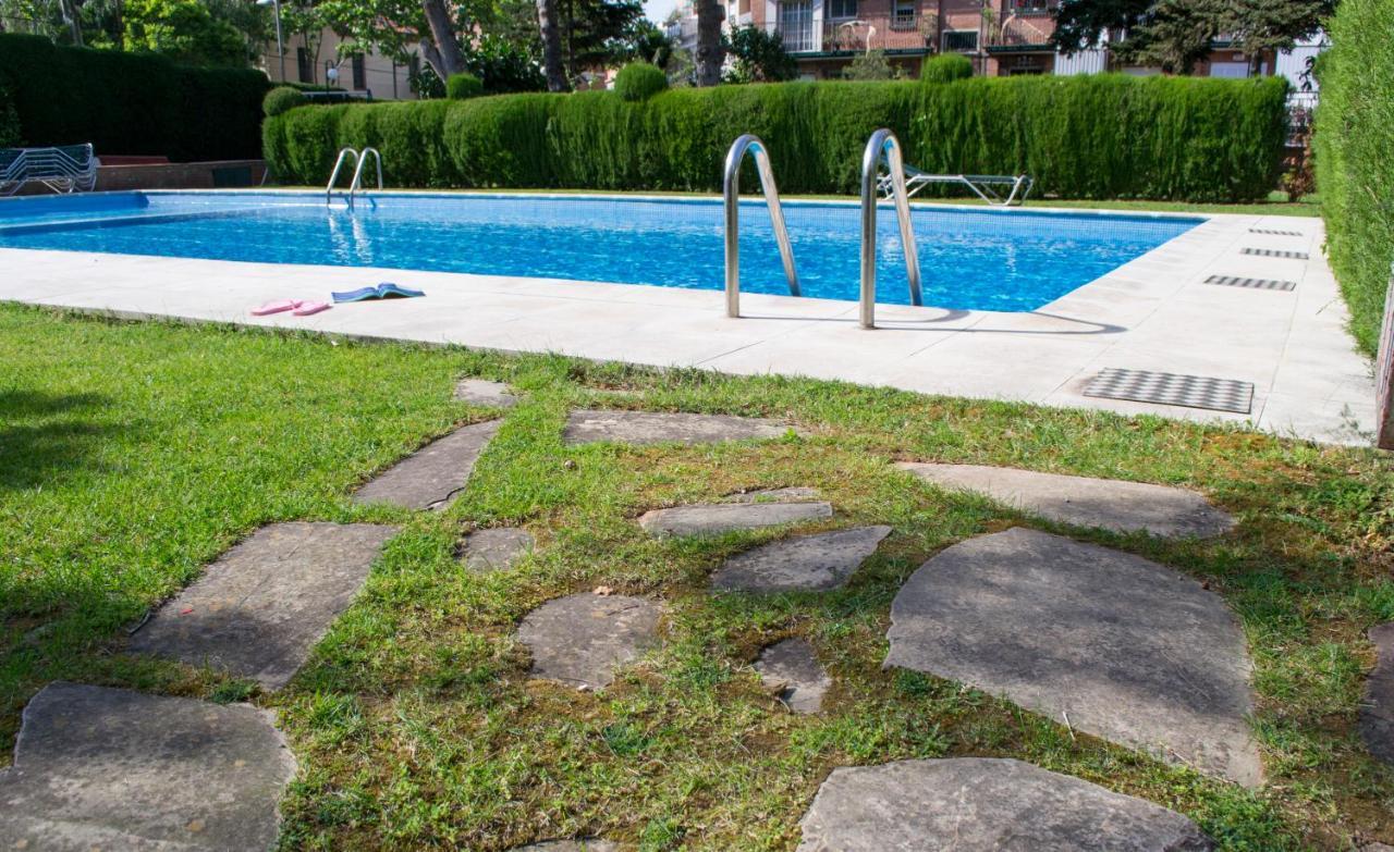 Happy People Maragall Apartament *